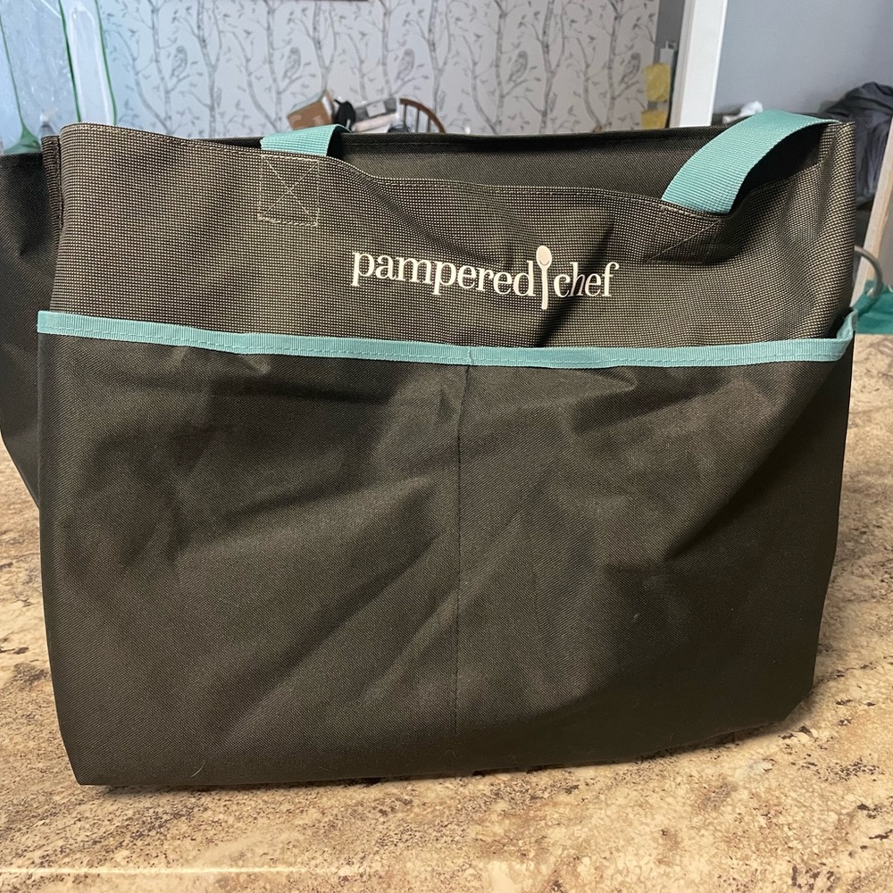 pampered chef large tote bag.